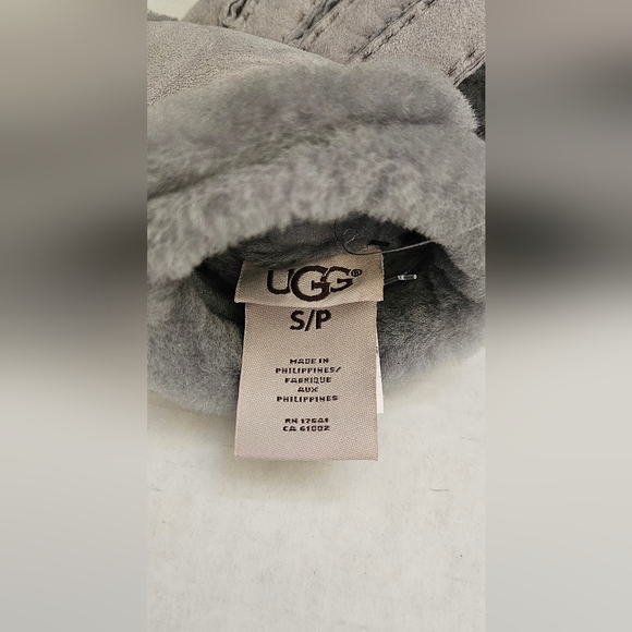 UGG GLOVES NWT - Picture 9 of 9